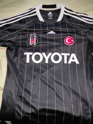 14 - Besiktas JK - Guti